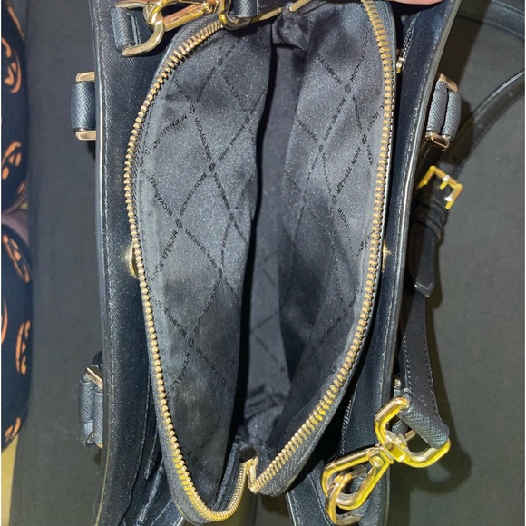 Beautiful Michael Kors purse and wallet set! Barely used! More of impulse buy! - Picture 2 of 4